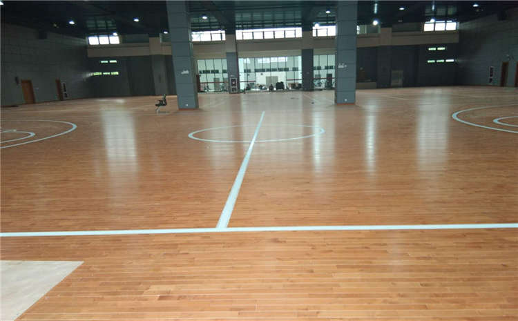 松木籃球場(chǎng)木地板批發(fā)