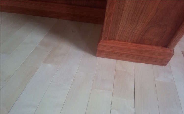 24厚籃球場實(shí)木地板安裝工藝