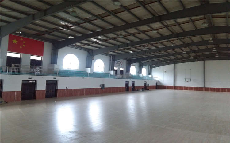 柞木體育運(yùn)動(dòng)地板圖片