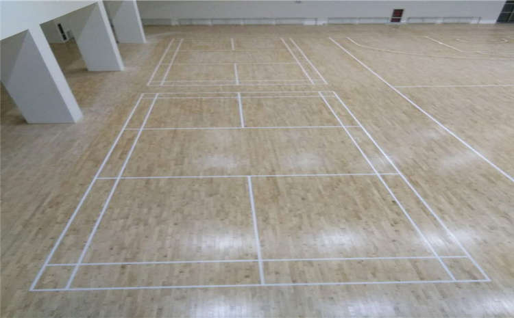 大型體育木地板怎么維護