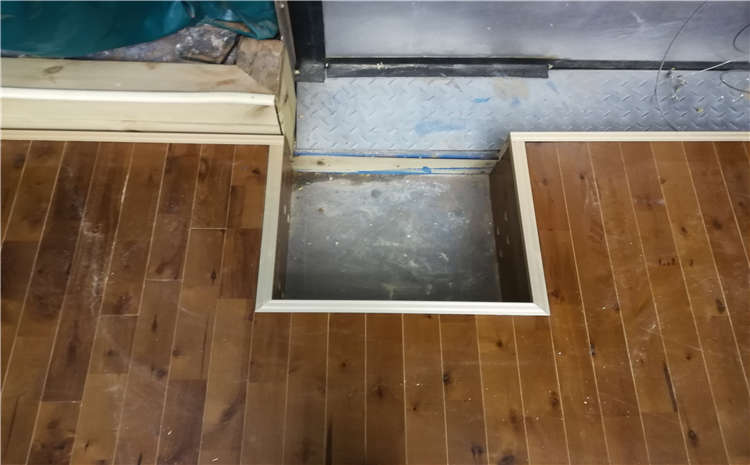 西寧專業(yè)體育場(chǎng)地板施工