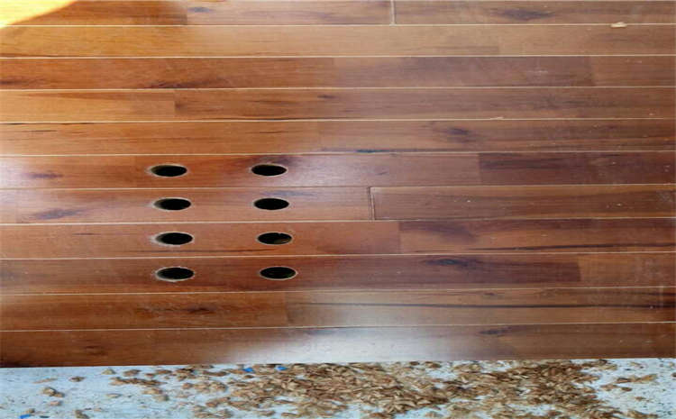 學(xué)校體育運(yùn)動(dòng)地板打磨翻新