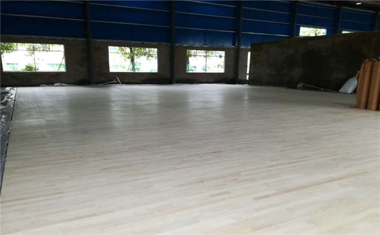 專用舞蹈室木地板哪個(gè)公司好