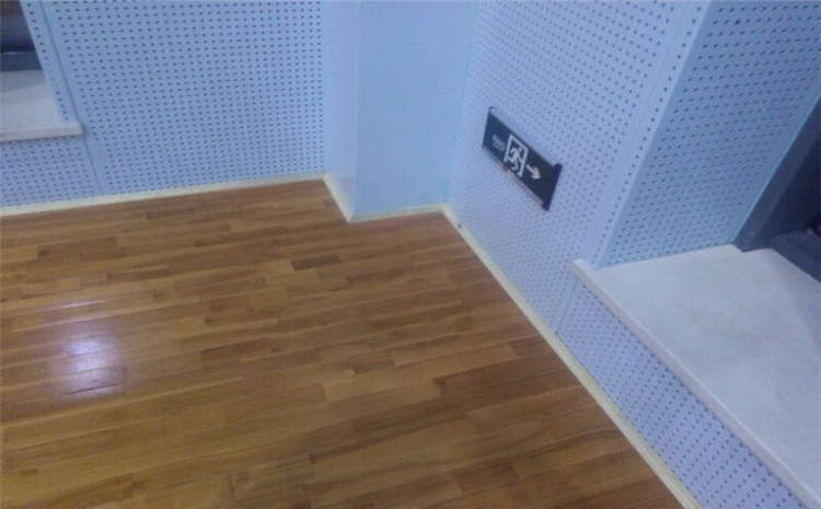 拼接板籃球運(yùn)動地板怎么翻新？