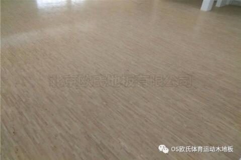 ����ʯ��ɽ�Ǻ��ЌW(xu��)�@���^ľ�ذ�