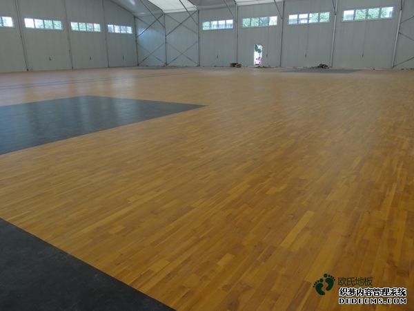 訓(xùn)練館籃球木地板每平米價格