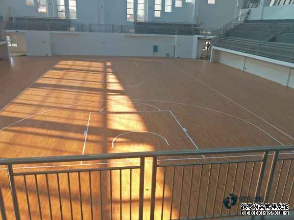 場館籃球場地板價(jià)格是多少
