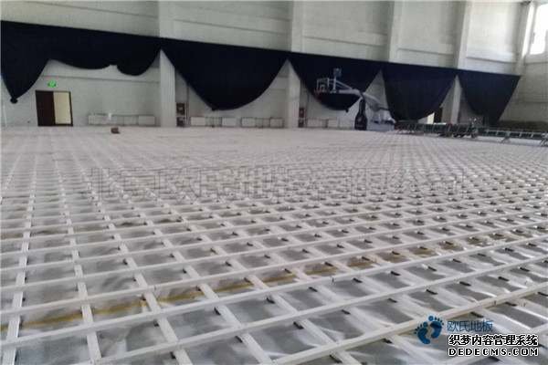 場館籃球場地板價(jià)格是多少