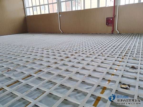 專業(yè)籃球場(chǎng)木地板是多少錢(qián)